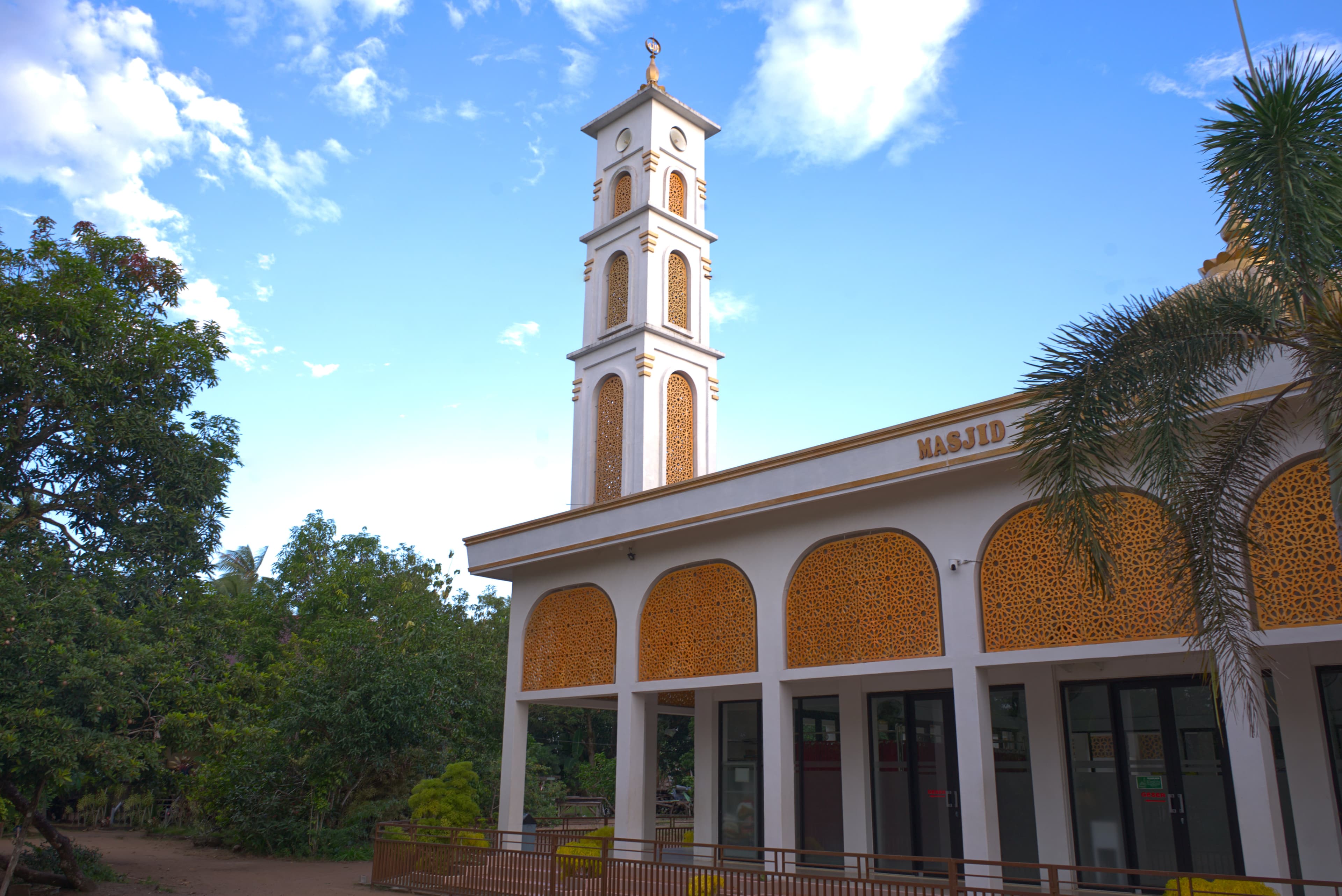 Tentang Masjid Al Furqan